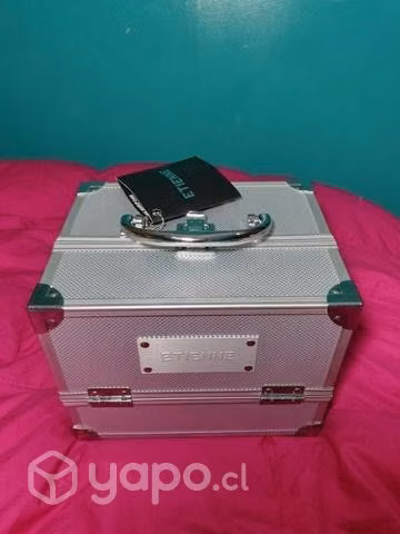 Caja para maquillaje de 3 pisos
