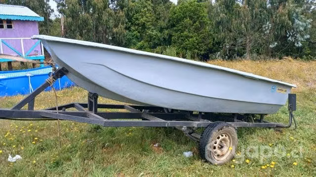 Vendo LANCHA DE FIBRA 380 DE LARGO.CON CARRO