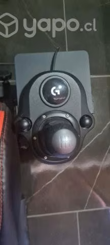 Volante + asiento + palanca + pedales