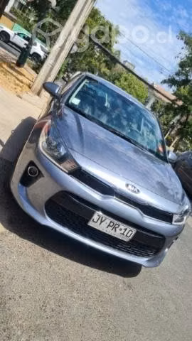Kia rio 5 full equipo poco kilometraje - Imagen 6