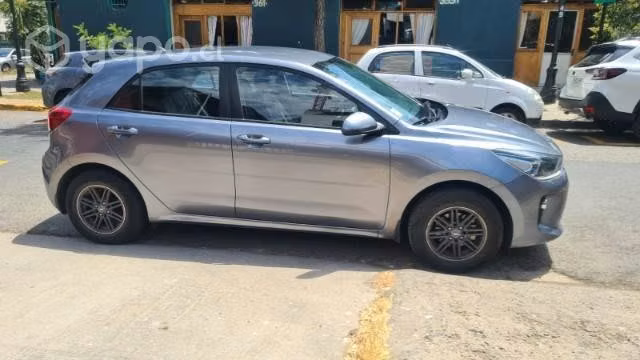 Kia rio 5 full equipo poco kilometraje - Imagen 5