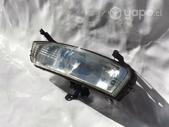 Neblinero izquierdo Hyundai Accent