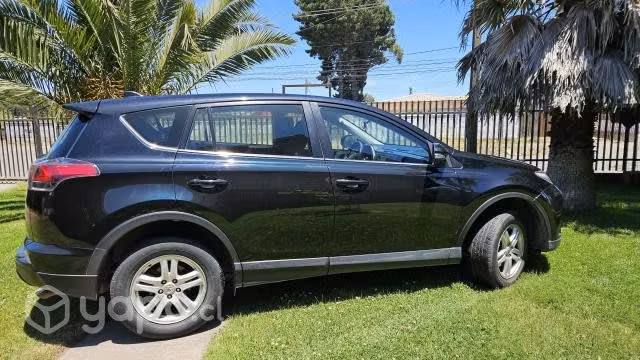 Toyota RAV4 2018 4X2 versión lujo - Imagen 2