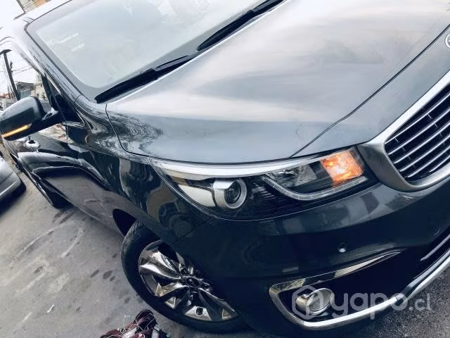 Vendo Kia Carnival top line full Equipo - Imagen 3