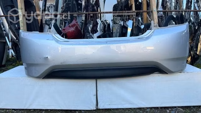 Nissan versa parachoque trasero (15-18)