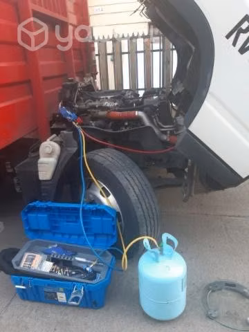 Recarga de aire acondicionado automotriz