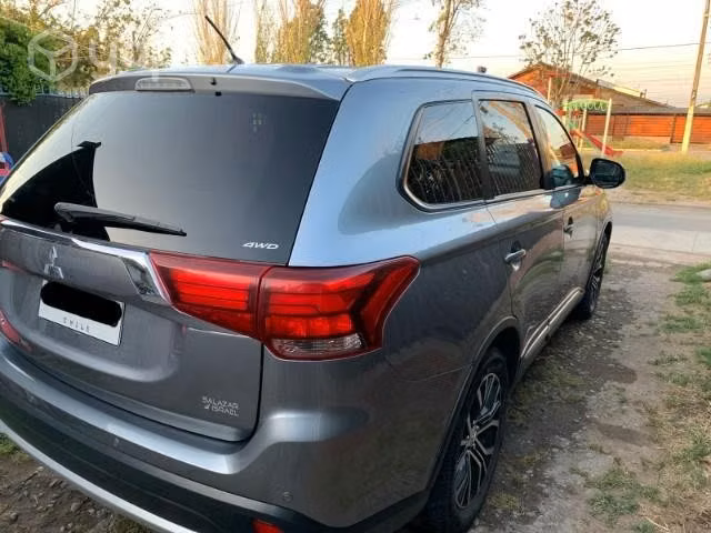 Mitsubishi Outlander 2,4 GLX cvt 4x4 2016