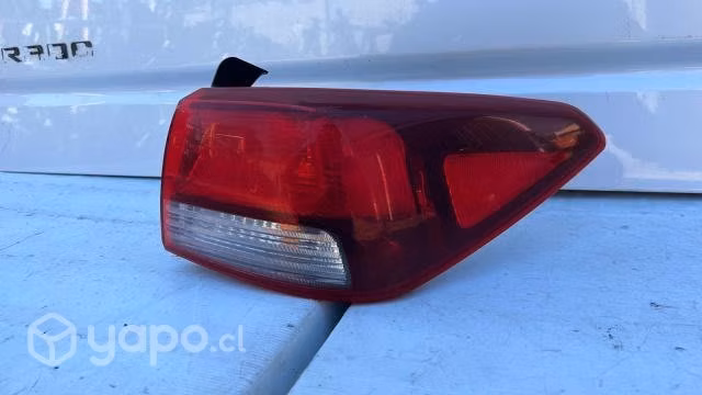 Kia rio 4 foco derecho (17-21)