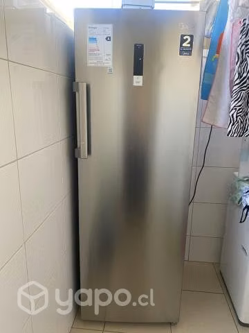 Feezer vertical MIDEA 227L (