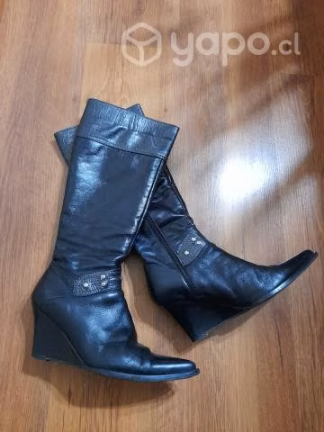 Botas