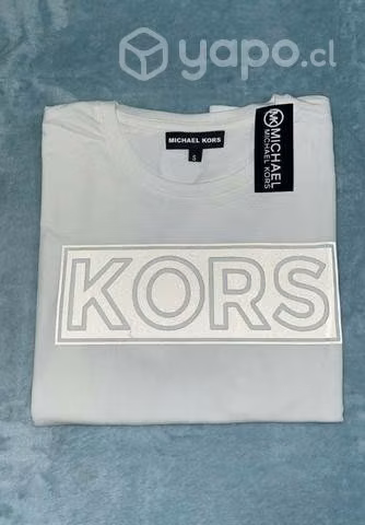 Poleras de calidad y conjuntos
