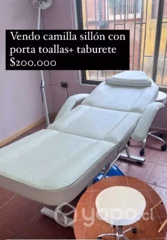 Camilla con porta toallas + taburete