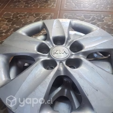 Tapas y llatas d fierro kia cerato