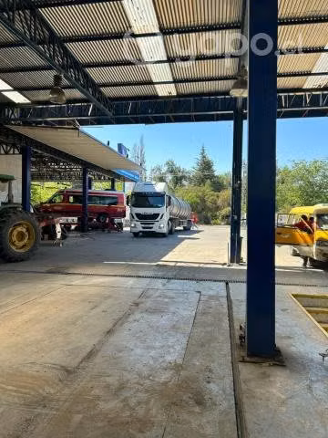 Se Vende local comercial automotriz