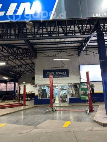 Se Vende local comercial automotriz