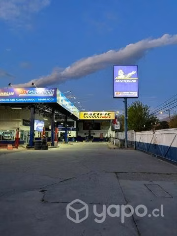 Se Vende local comercial automotriz