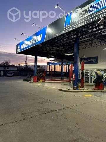 Se Vende local comercial automotriz