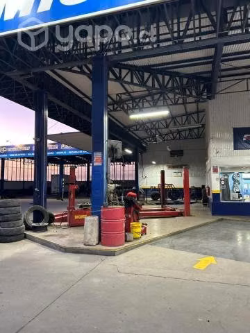 Se Vende local comercial automotriz