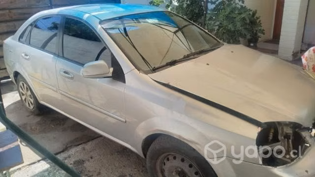 Auto andando , chocado pero se repara con poco - Imagen 4