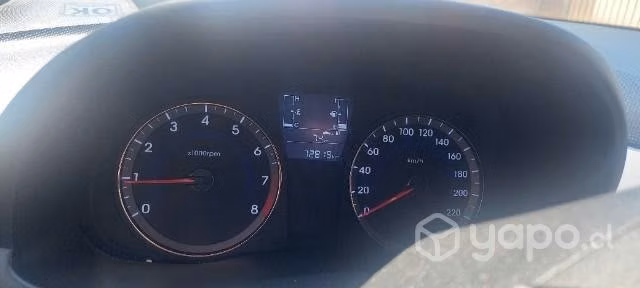 Automóvil Hyundai Accent 2015