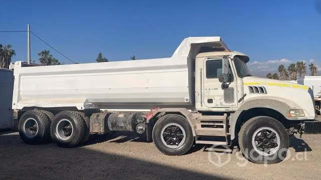 Vendo Camión Mack 8X4 Tolva