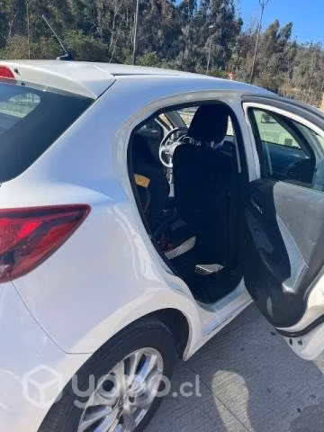 VENDO MAZDA 2 2016 impecable