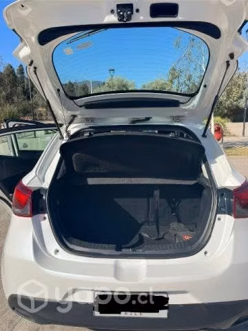 VENDO MAZDA 2 2016 impecable