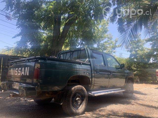 Camioneta Nissan D21. 4x4 2006