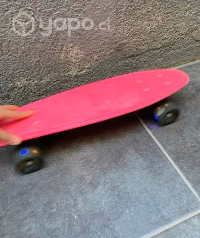 Patineta "Penny" Opaltech con luces ruedas Usado