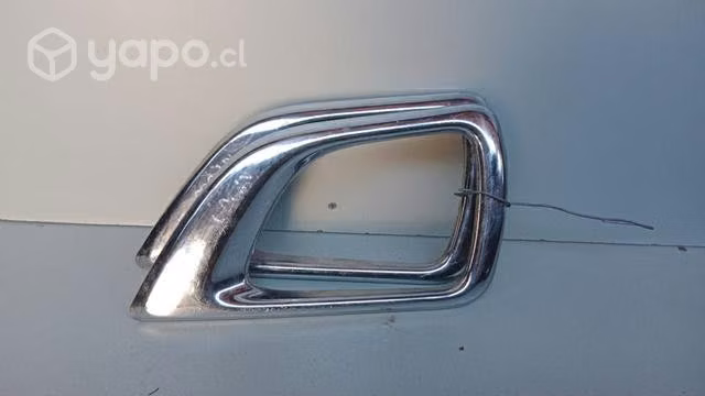 Cromado de neblinero nissan np300 dmg