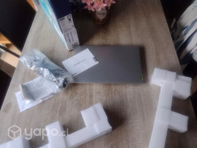 Notebook Lenovo - Imagen 4
