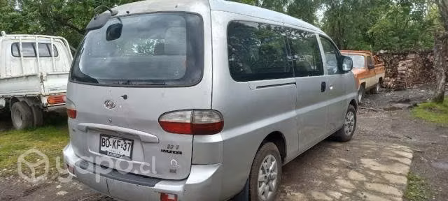 Furgón Hunday para 12 Pasajeros