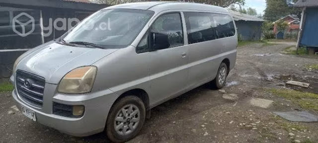 Furgón Hunday para 12 Pasajeros