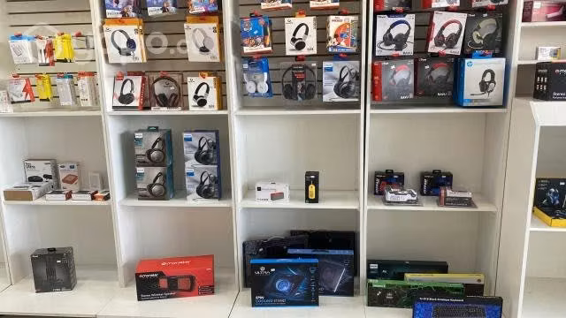Oportunidad Cierre Local Muebles Exhibidores