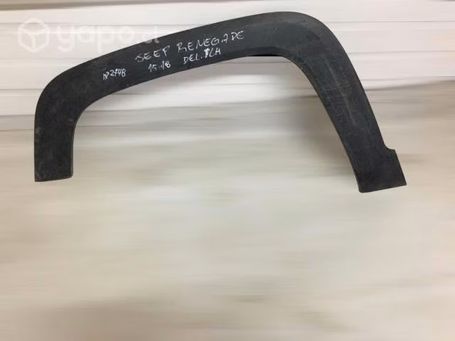 Moldura de rueda delantera lh jeep renegade 15-18