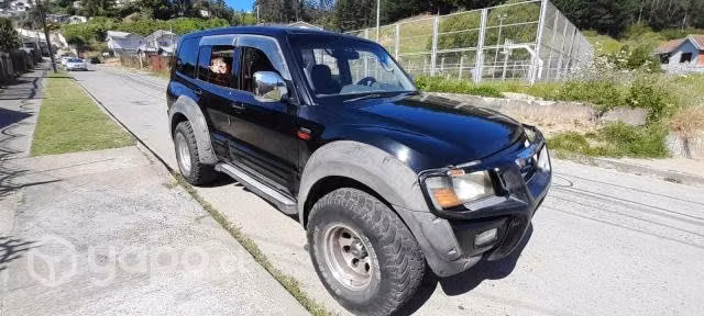 Mitsubishi montero 1999