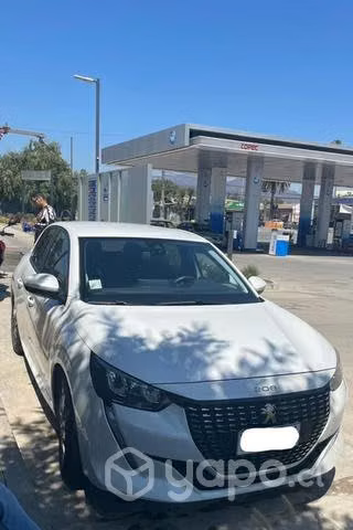 Peugeot 208 2021