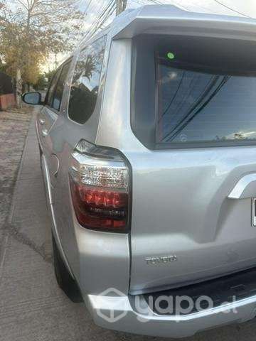 Toyota 4runner 2022 sr5 4x2