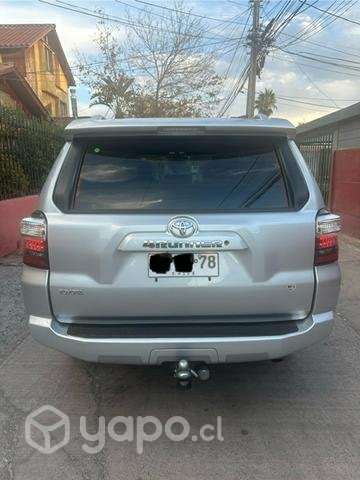 Toyota 4runner 2022 sr5 4x2
