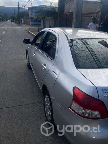 Toyota yaris 1.5 2011 - Imagen 2