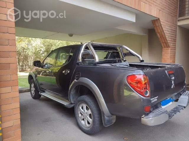 Camioneta Mitsubishi L200 2014 Diesel