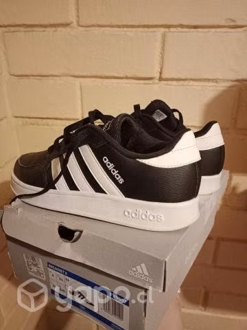 Zapatillas Adidas Negras con Blancas