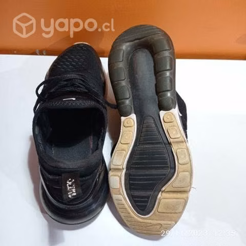 Zapatilla Nike número 37,5