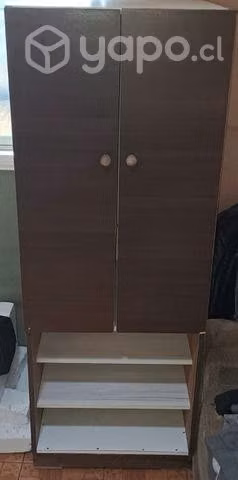 Ropero de 2 puertas casi nuevo muy poco