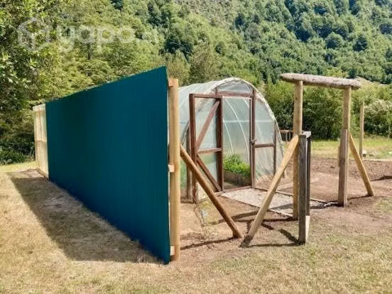 Casa y Cabana al costado del Rio Espolon