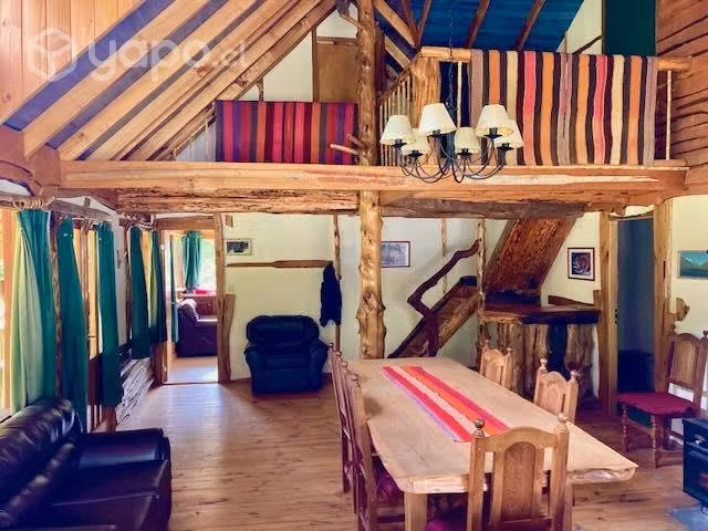 Casa y Cabana al costado del Rio Espolon