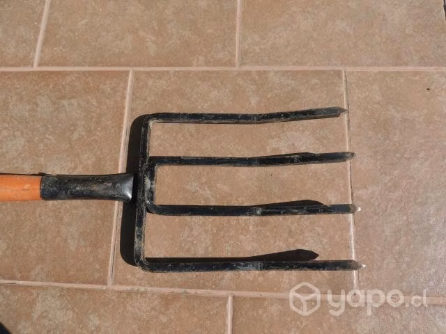 Horqueta laya 4 ganchos mango madera Plasmet - Imagen 4