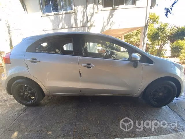 Kia rio 5, año 2016
