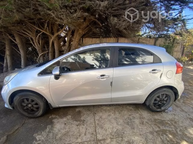 Kia rio 5, año 2016