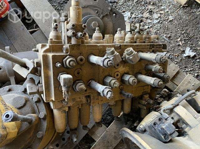 Caja de válvula excavadora Caterpillar modelo 313 - Imagen 2